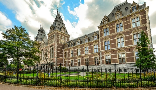travelinfodata's tweet photo. Rijksmuseum in Amsterdam https://t.co/ntpOI7OFma #travel #Amsterdam #Rijksmuseum #AmsterdamGuide https://t.co/vfd4sxoRNZ