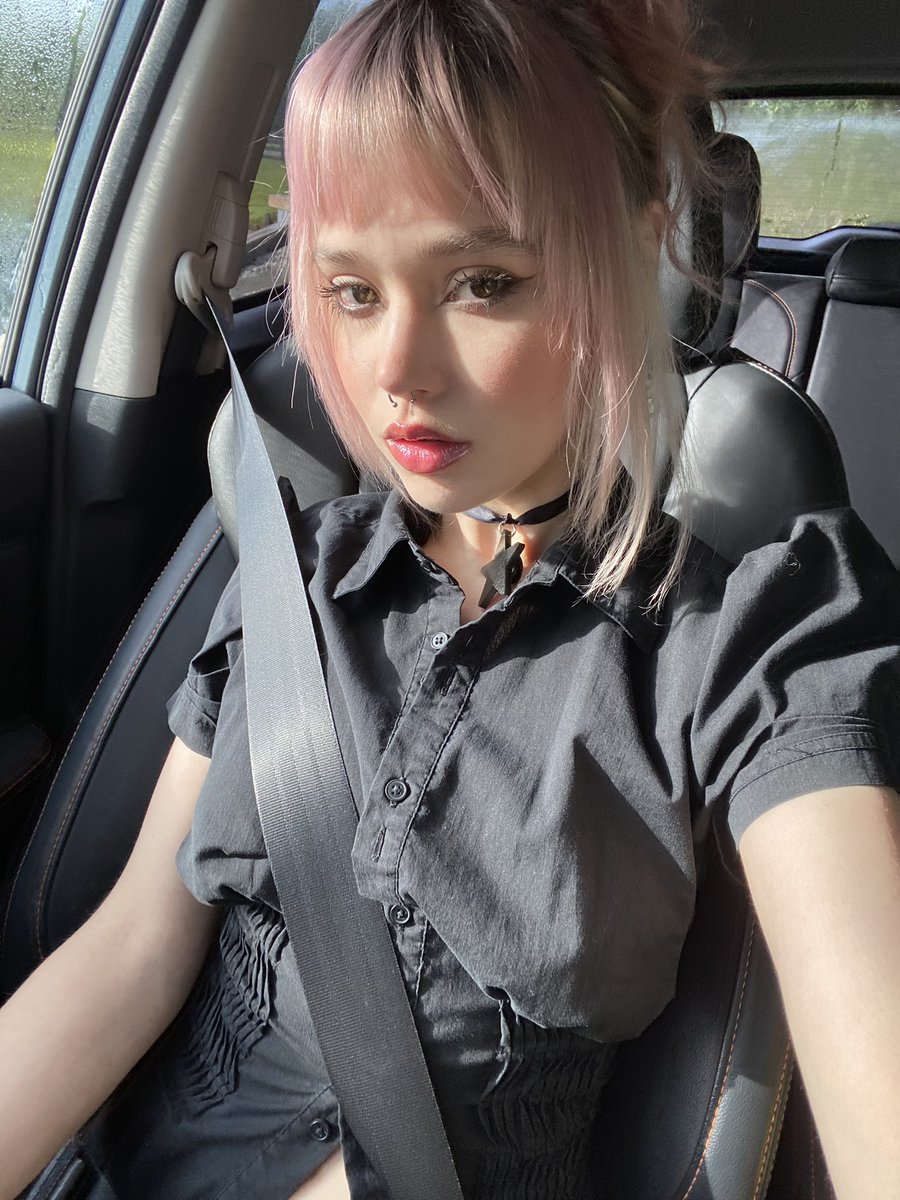 lelamicheleee's tweet photo. be my passenger princess https://t.co/WaKnBehQza