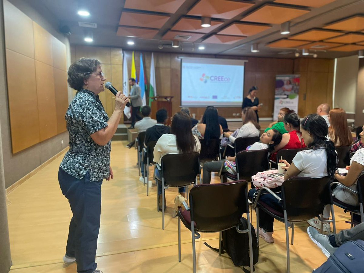 CamaraMedellin's tweet photo. Algunos empresarios beneficiados por #CREEce cuentan sus experiencias durante el evento de cierre. @InnpulsaCol @MincomercioCo @fonturcol @Camara_Armenia https://t.co/PlvFSE334t