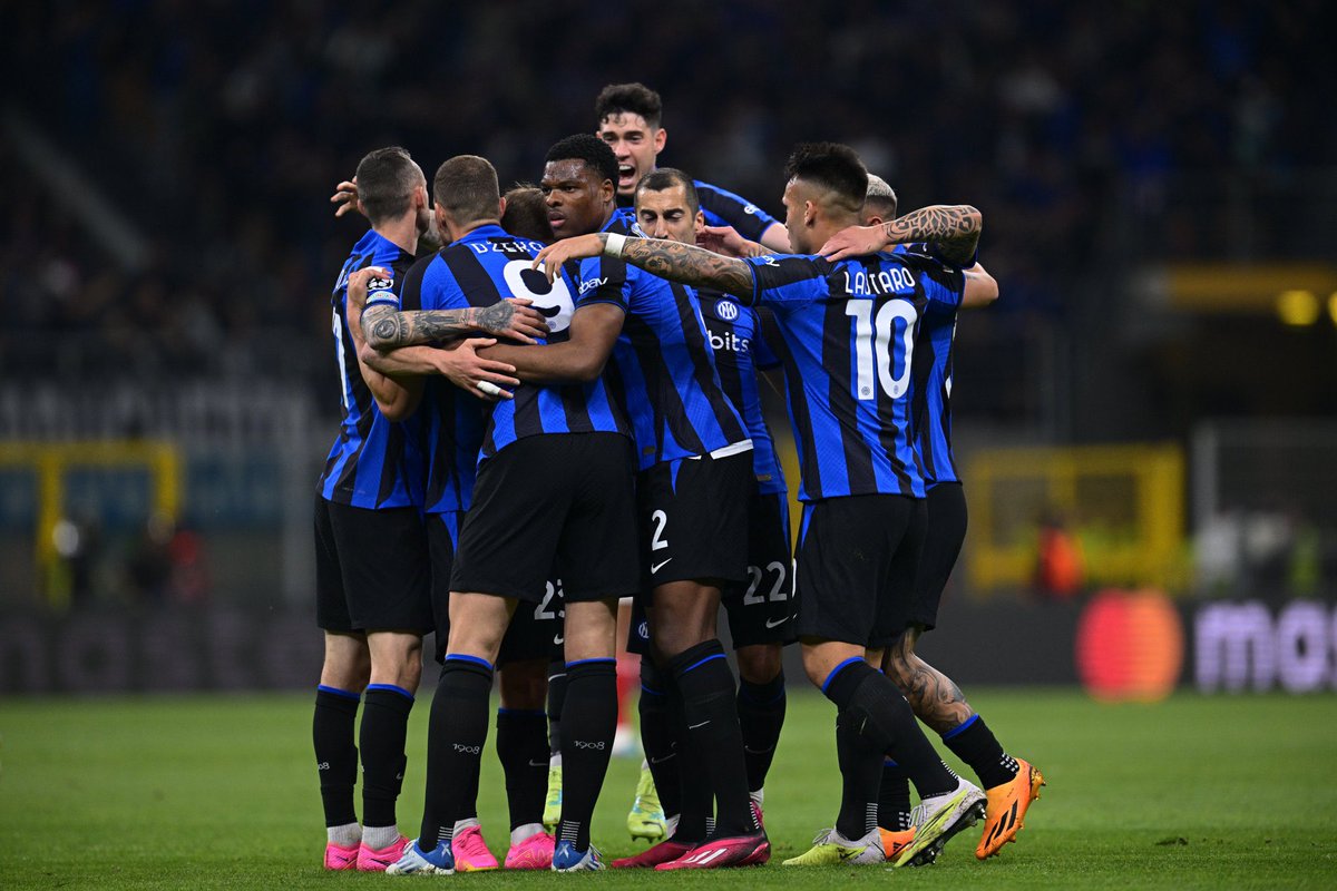rtamacc's tweet photo. perché nonostante tutto alla fine non c’è niente di più bello che essere interisti https://t.co/G2AGqDTcuI