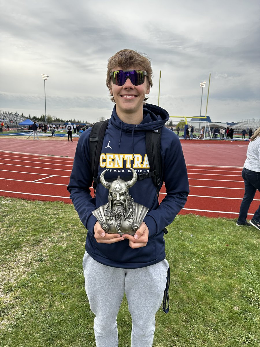 WlcTrack's tweet photo. 🥇💪🏽⚡️CITY CHAMPION⚡️💪🏽🥇
                      @rayweath17 
                    Pole Vault 12-0 https://t.co/LFg1ZG7PDo