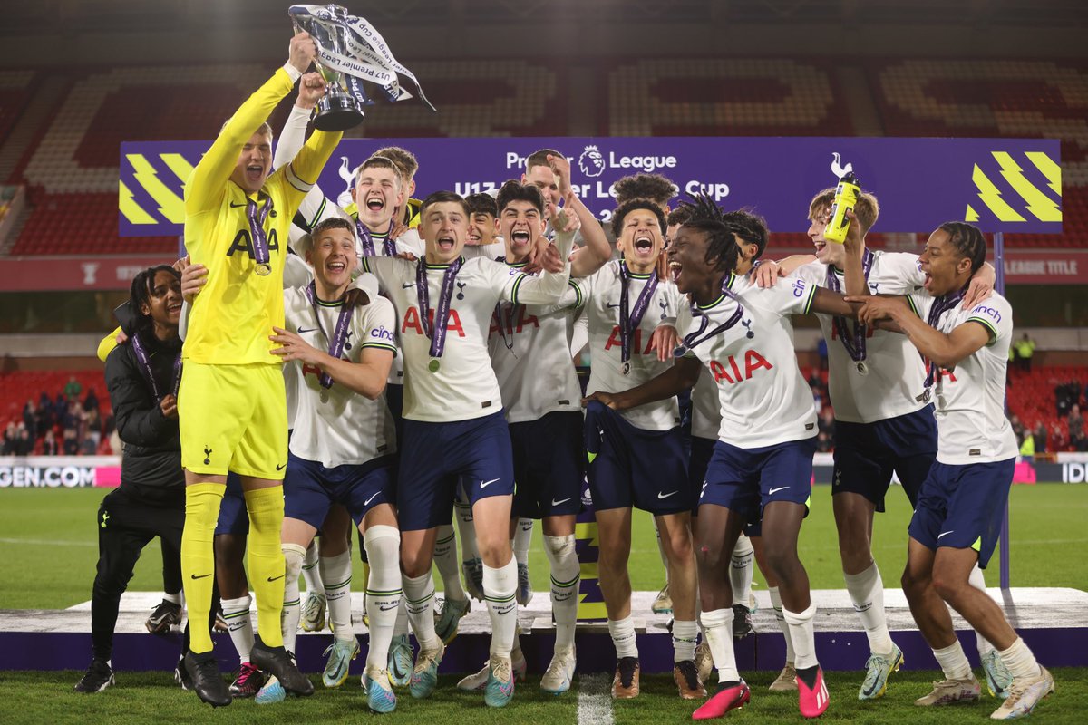 Tottenham akademisinin 𝐰𝐢𝐧𝐧𝐞𝐫 gençleri✨
#PLCup