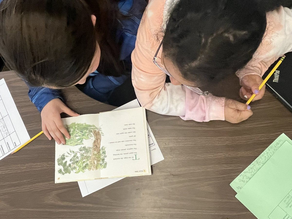 WronkoHamed5th's tweet photo. Schoolwide Poetry…. Author’s Writing techniques and searching for examples with a friend. Loved how engaged and excited they were @MtView07836 @mrobinson322 @JOlsyn1109 https://t.co/jXcKyIIaau
