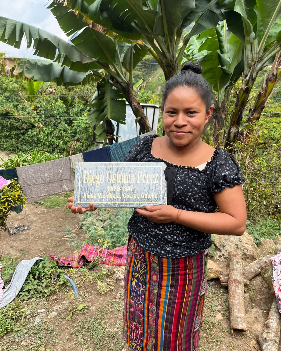 FAFGuatemala's tweet photo. Las osamentas identificadas de los infantes Ana Cruz y Diego Ostuma, junto con 13 osamentas en espera de ser identificadas, víctimas de desplazamientos durante el CAI, fueron recibidas por familiares y comunidad en Aldea Vichibalá, #Cotzal, Quiché; para darles un #EntierroDigno💐 https://t.co/0gusoiRj1d