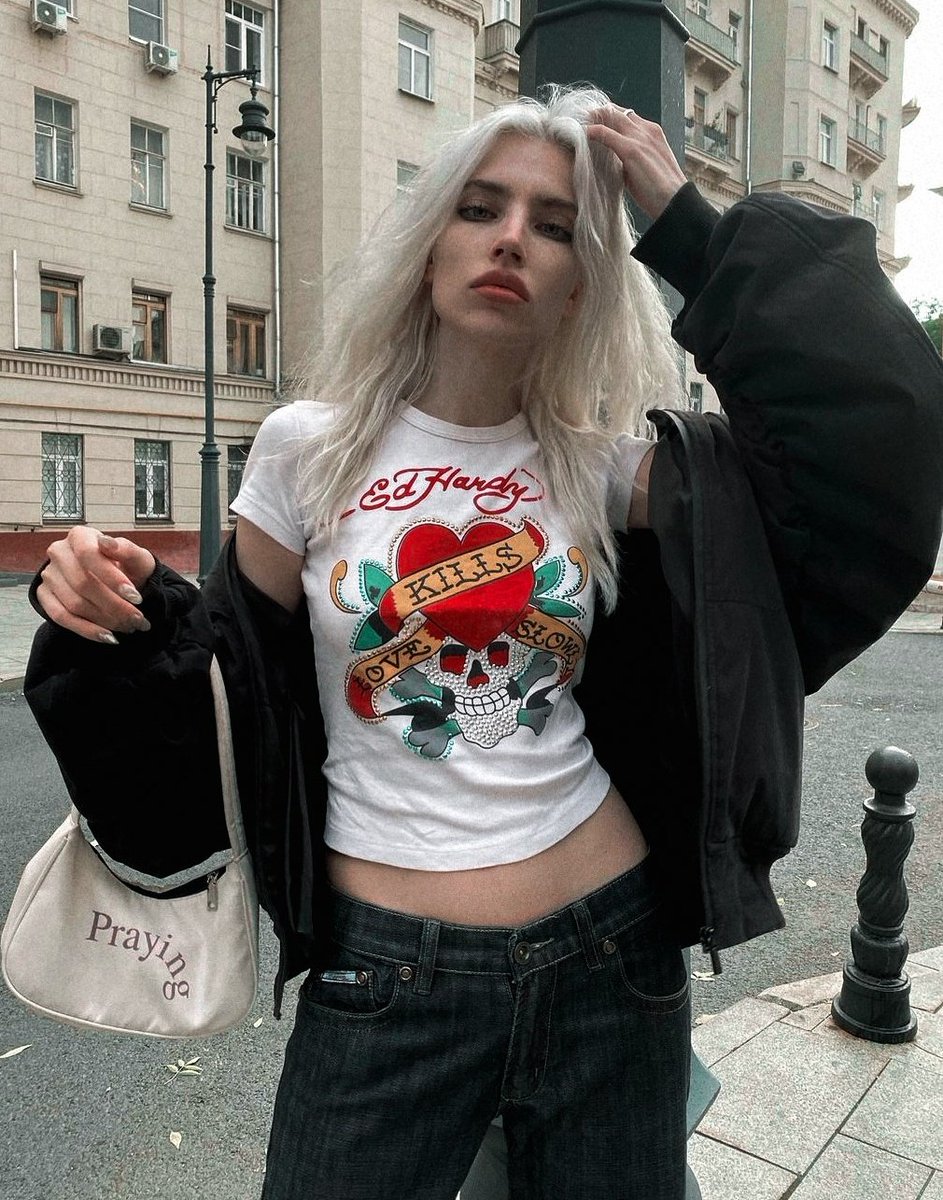 ㅤㅤㅤㅤㅤㅤ

ㅤ         ㅤ  ㅤ ❱❱   𝒔𝒕𝒊𝒍𝒍 𝒂 𝒕𝒓𝒂𝒄𝒆 
ㅤㅤㅤㅤㅤㅤㅤㅤㅤ𝒐𝒇 𝒃𝒐𝒅𝒚 𝒑𝒂𝒊𝒏𝒕.

ㅤㅤㅤㅤㅤ