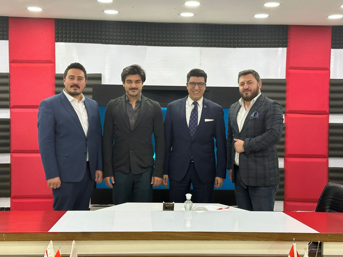 Yeniden Refah Partisi İçişleri Politikaları Başkanı Mustafa Kazım Alpay’ı On Medya ve Yeni Marmara Gazetesi olarak misafir ettik. Uzman Çavuşların özlük hakları olmak üzere bir çok hususu canlı yayında değerlendirdik. #UzmanÇavuş #KamuMühendisleri