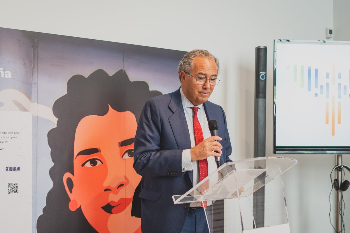SinPresosPolit's tweet photo. ¡Gracias a las personas panelistas que nos acompañaron en la inauguración de #LatinoaméricaSinPresosPolíticos!
-Enrique Ossorio, Vicepresidente de @ComunidadMadrid 
-@begonavillacis , Vicealcaldesa de Madrid
-Víctor Dueñas, Representante @CUBADECIDE 
-Alejandro González Raga https://t.co/0LT5Arm8Dx