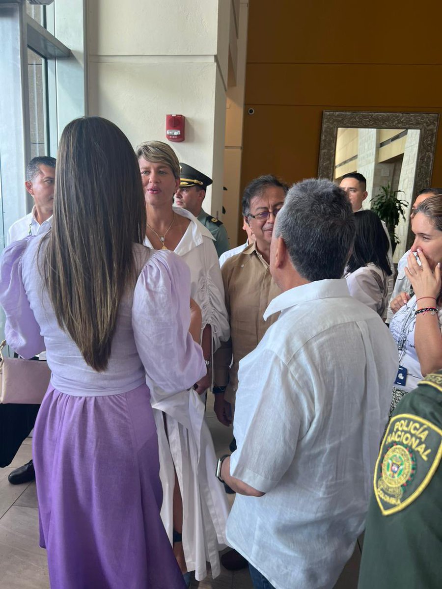 Siempre nuestra gratitud. Feliz cumpleaños presidente <a href="/petrogustavo/">Gustavo Petro</a>