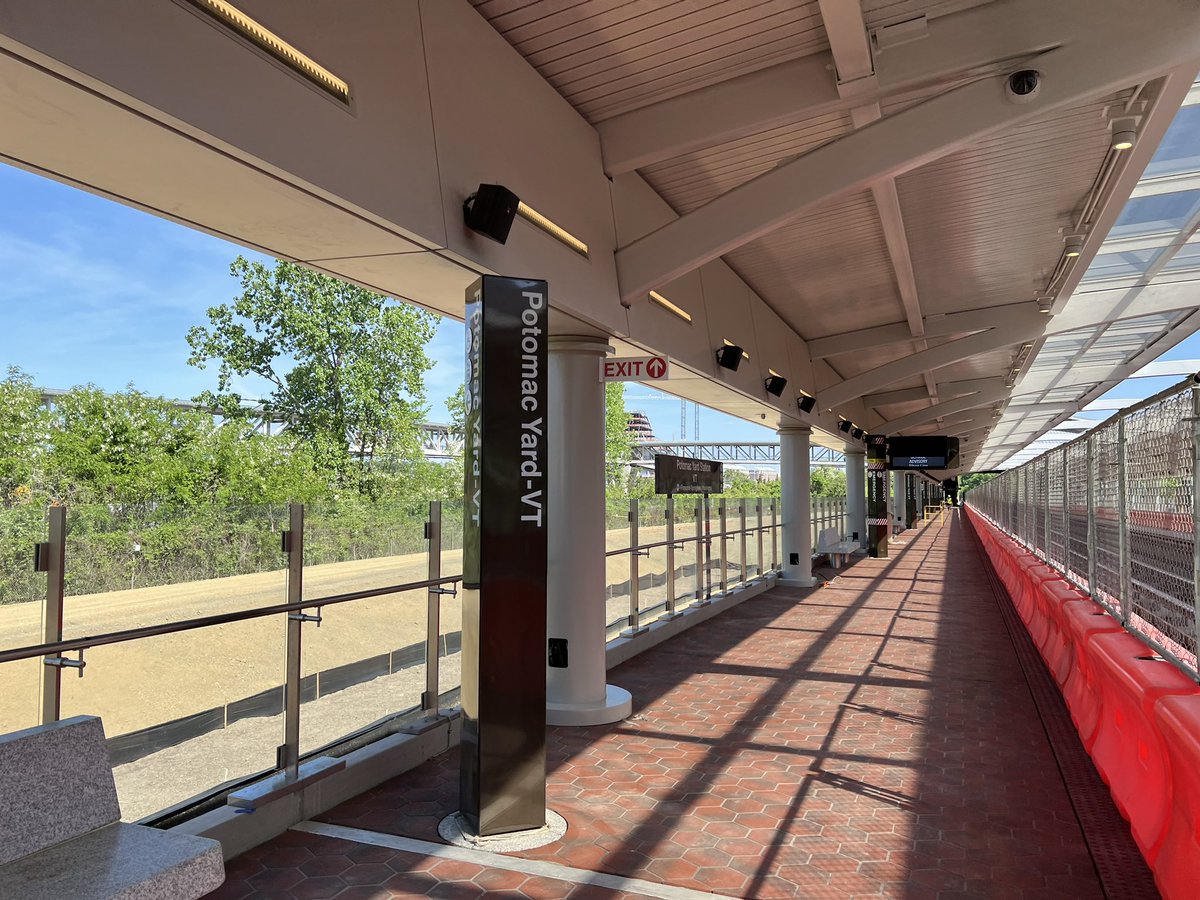 justindotnet's tweet photo. We have a date!

The Potomac Yard Metro is opening on May 19th!

Alexandria, your new Metro station has arrived.

https://t.co/yxqnwqnej4 https://t.co/VEsnSYRcAd