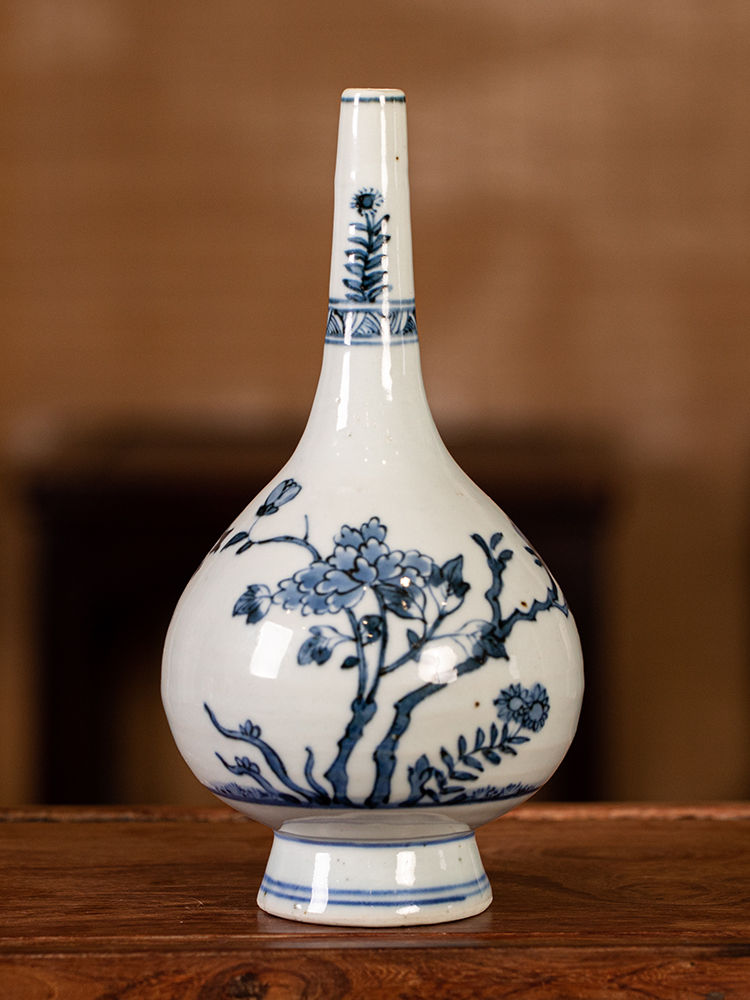 jackree88's tweet photo. Qing Kangxi floral cone handle vase

View auction details, art exhibitions and online catalogs; and collections of contemporary, impressionist or modern art, #Asian antiques #Chinese art.

https://t.co/Qei1LpBTbL

#Chineseauction #artauction #liveauctioneers #chineseporcelain https://t.co/vQIg0w7trx