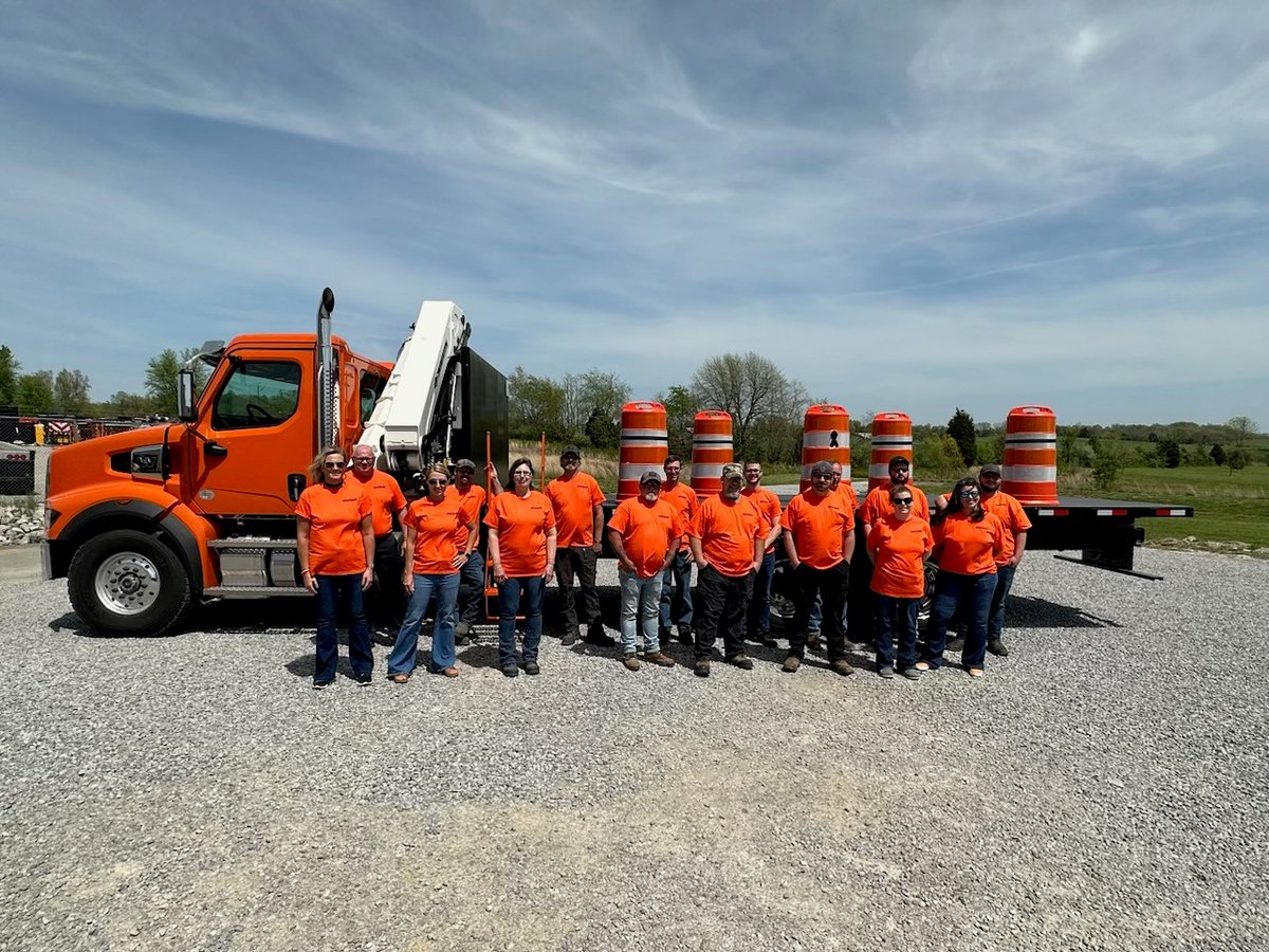 IAScustom's tweet image. Today Site-Safe and IAS enjoyed including a group of local high school students in our National Work Zone Awareness Week Go Orange Day! They got a tour of our facilities and were told the importance of work zone safety. #NWZAW #Orange4Safety