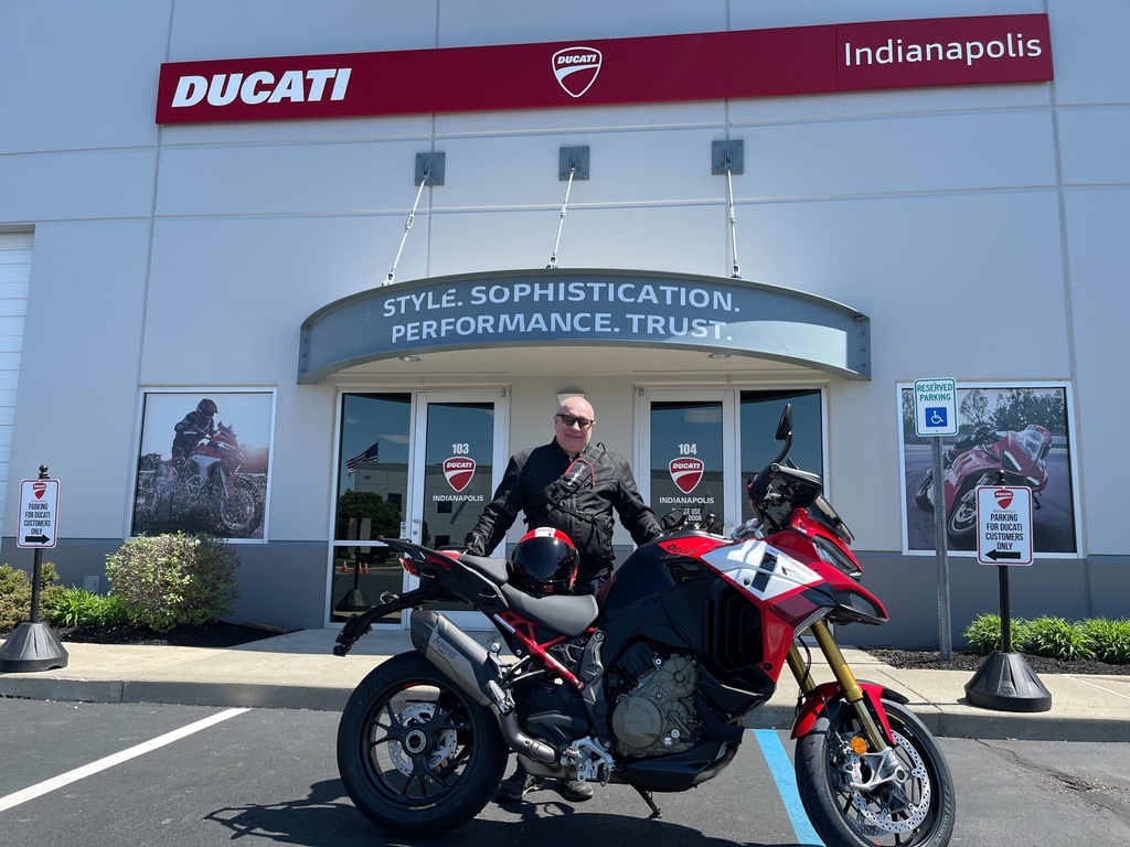 🎉🏍️ Andrew's new #Multistrada Pikes Peak!🏆 Celebrate his thrilling ride & join the club🌟 #CongratsAndrew #Ducati #MotorcycleGoals #BikerLife