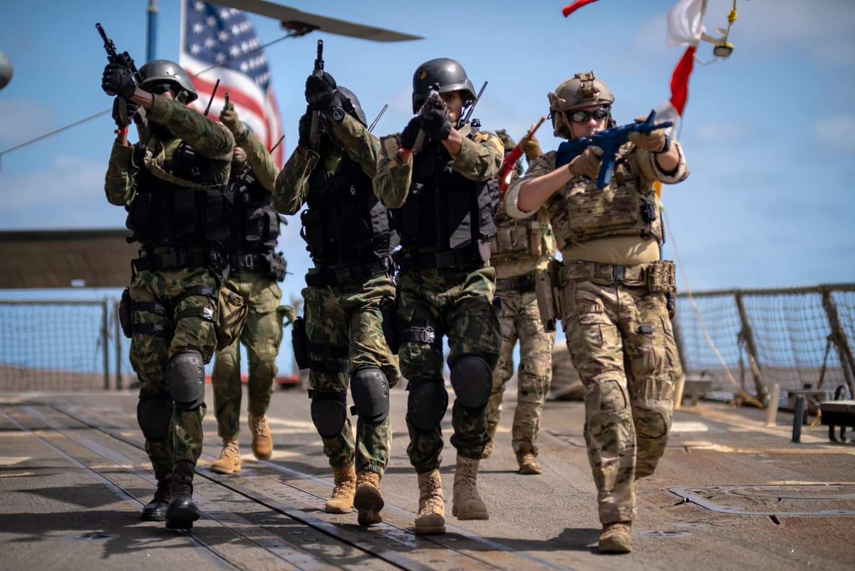 USCGLANTAREA's tweet photo. While traveling in Cabo Verde last month, the @ComdtUSCG got to see our 🌎#global Coast Guard in action as members of @USCG Tactical Law Enforcement Team  Pacific and South trained with the USS Bulkeley (DDG 84), a detachment of Cabo Verde Marines and Coast Guard.@USNavyEurope https://t.co/W7MEi9yVNk