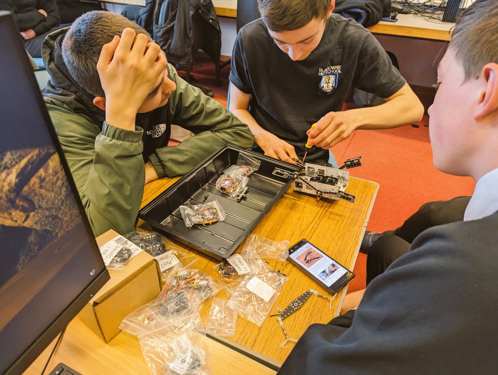 BlairgowrieComp's tweet photo. S3 @BlairgowrieHS students have been exploring physical #computing using @Raspberry_Pi to create an automated plant care system, room thermostat and a programmable @4tronix_uk @NASA MARS Rover. #realworldcomputing #bhslearner #thinkingskills #problemsolving @PKCDigSkills https://t.co/xWwPsYS2eu