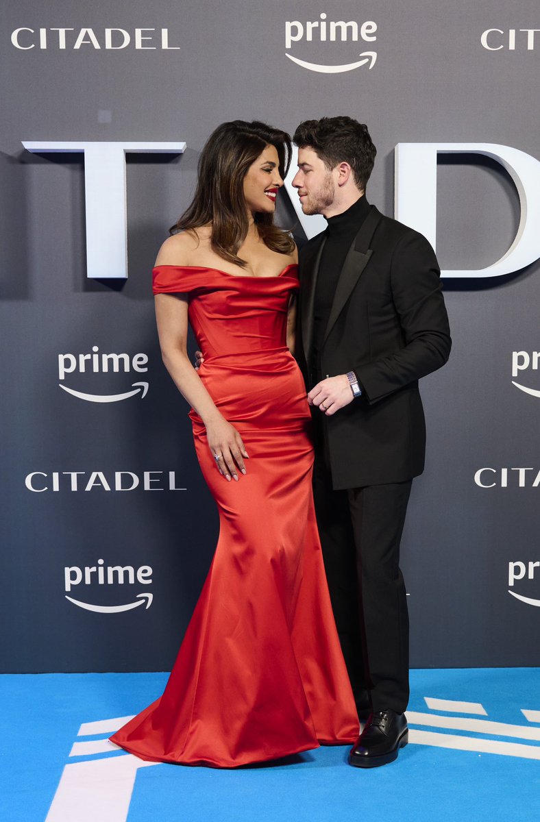 priyankachopra's tweet photo. World Premiere Night ❤️
@CitadelonPrime https://t.co/YtZ1Xv2O0z