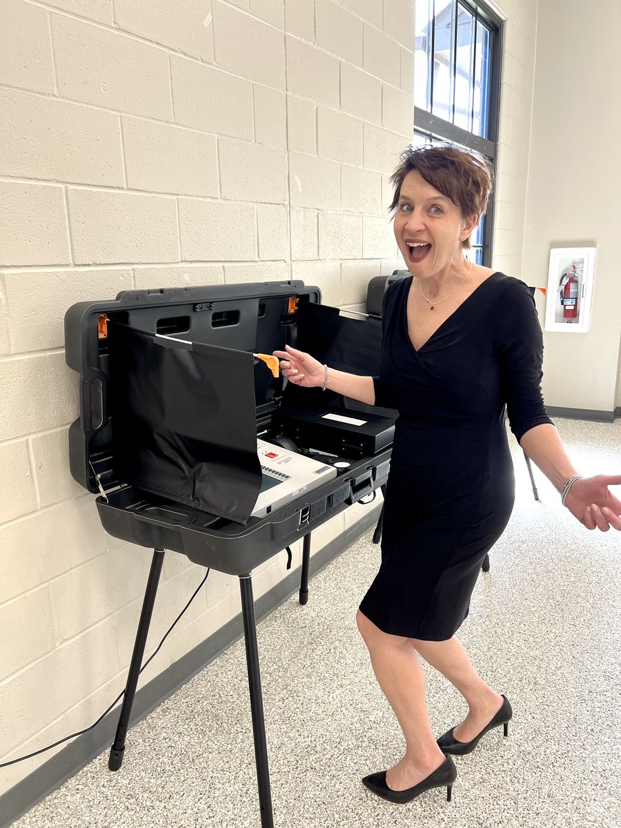 VareForFishers's tweet photo. Early Voting in Fishers will make you feel like this! 
Polls are open until 7pm today at Holland Park and Billericay Park. 
#VoteVare https://t.co/NgRDUGrUmx