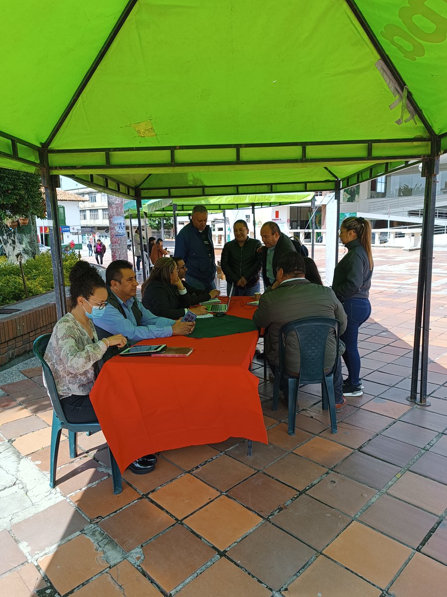 fedecarboy's tweet photo. Hoy en #Paipa adelantamos la jornada #Fedecarboyalparque para servir de puente entre nuestros asociados mineros y las autoridades mineras y ambientales
@ANMColombia
@Corpoboyaca
@SeMinasyEnergia
@fedecarboy https://t.co/CA7aNUqwpz