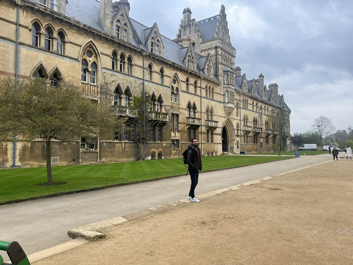 Rumanzz's tweet photo. Day out at Oxford City.  #UniTrip #OxfordCity #FunTrip https://t.co/qXnhVNZXQU