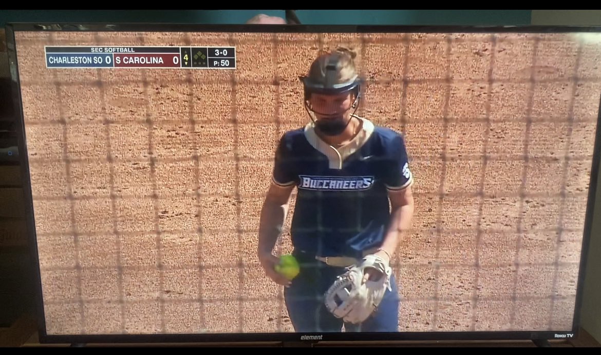 sdosoftball's tweet photo. OCVSB took the opportunity durning study hall to watch 2 of our alumni play on TV!! @rileylauf44 @kkaitlynmariie https://t.co/XLNcM2CIZM