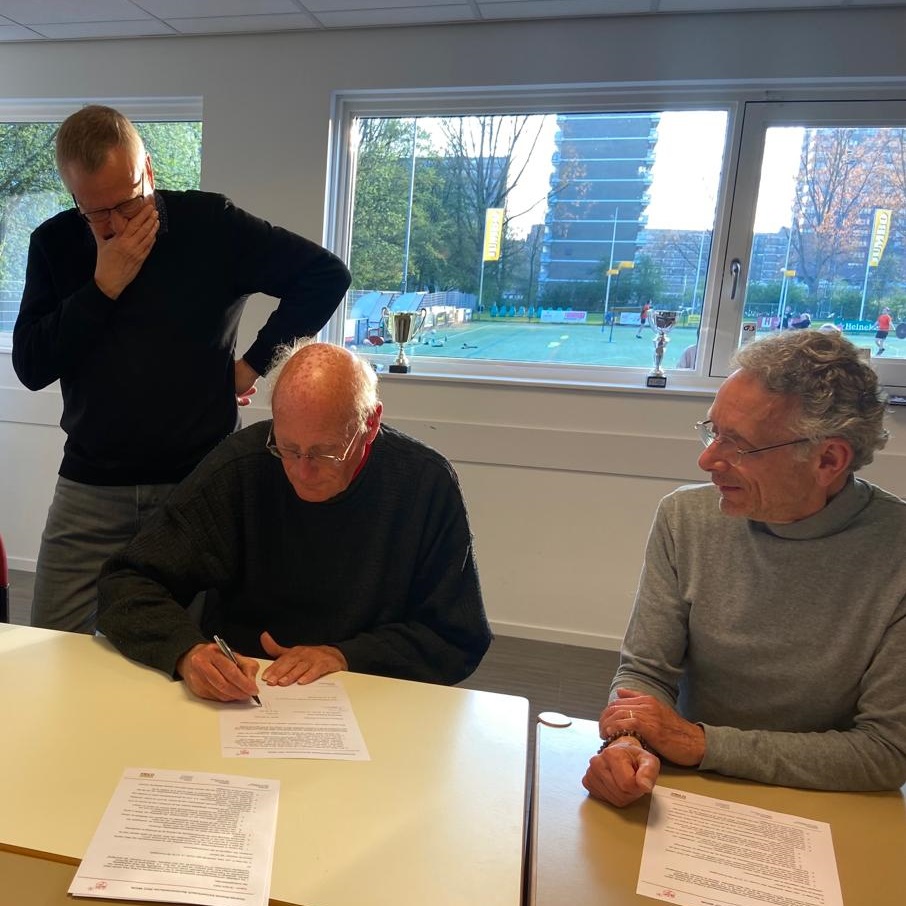 Na de aankondiging van Mickeal Buijs dat hij WION gaat verlaten, is de Senioren TC druk op zoek gegaan naar een opvolger. Nu kunnen we melden dat Peter van Vliet in het seizoen 2023-2024 de nieuwe hoofdtrainer/coach wordt!
wion.nl/hartelijk-welk…