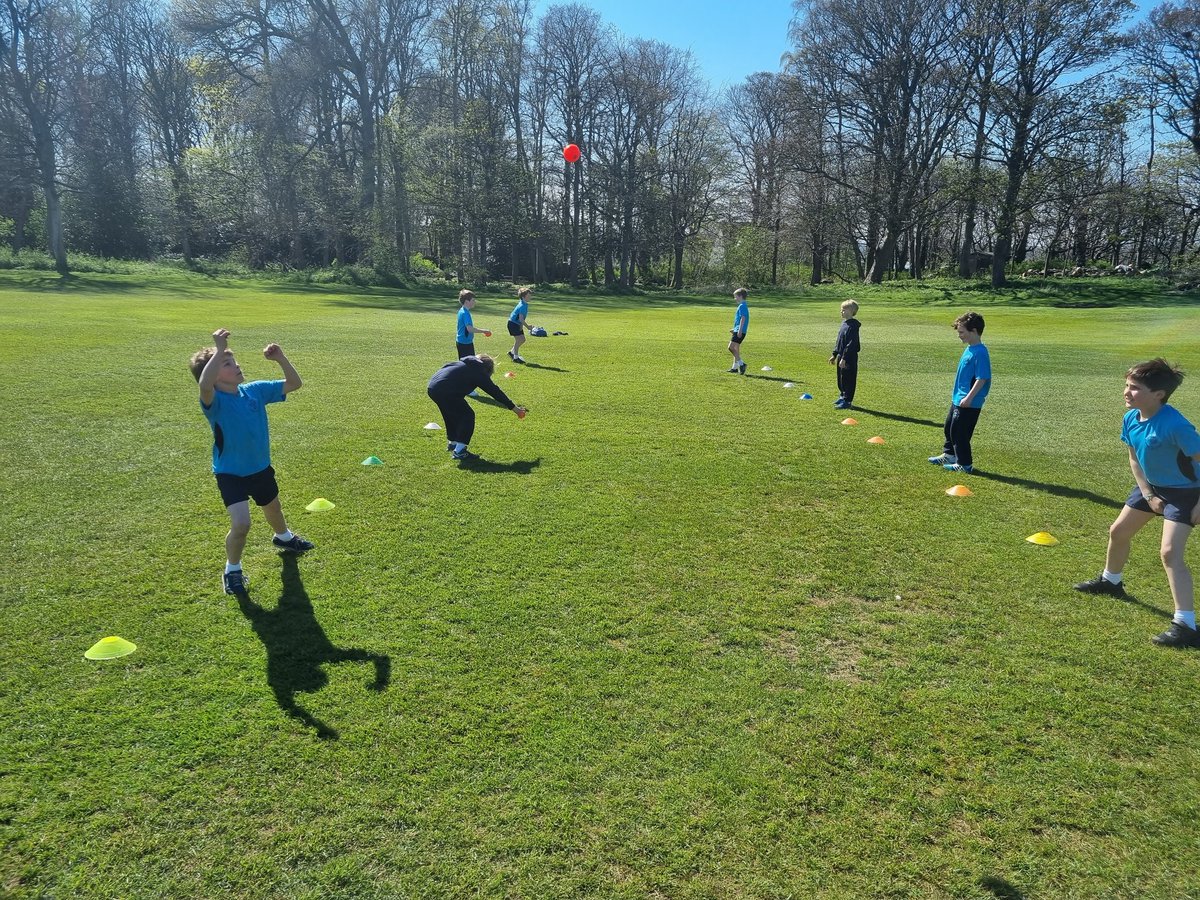 BelhavenSport's tweet photo. Early-season encouraging cricket practice for Belhaven Hill's U9 boys today under glorious sunshine in our beautiful surroundings.
#lovecricket
#besporty
#bebelhaven
#becompetitive https://t.co/aZdliqMZqn