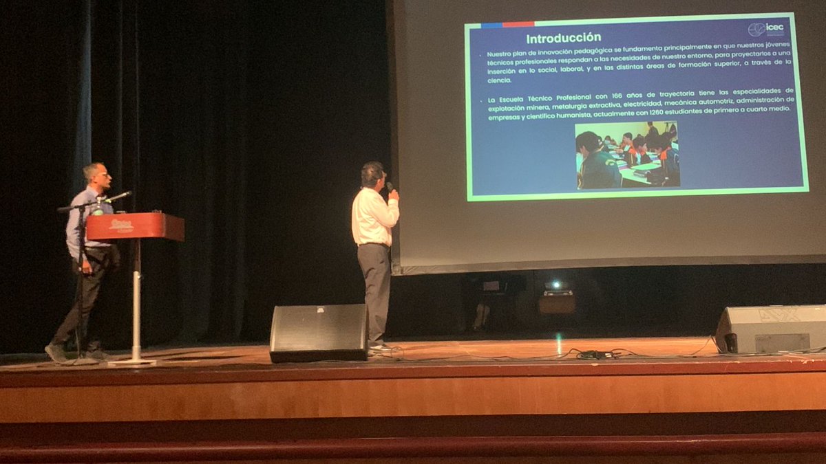 ICEC_UChile's tweet photo. Seguimos con sesiones de ponencias , presentaciones de póster y muestra didáctica. Docentes @ICEC_UCSC  #ICECCoquimbo #ICECAntofagasta participan con sus planes de innovación pedagógica y experiencias de aprendizajes. @Edu_Atacama @SeremieducIII @ciae_uchile https://t.co/rJuQ6aGVSf