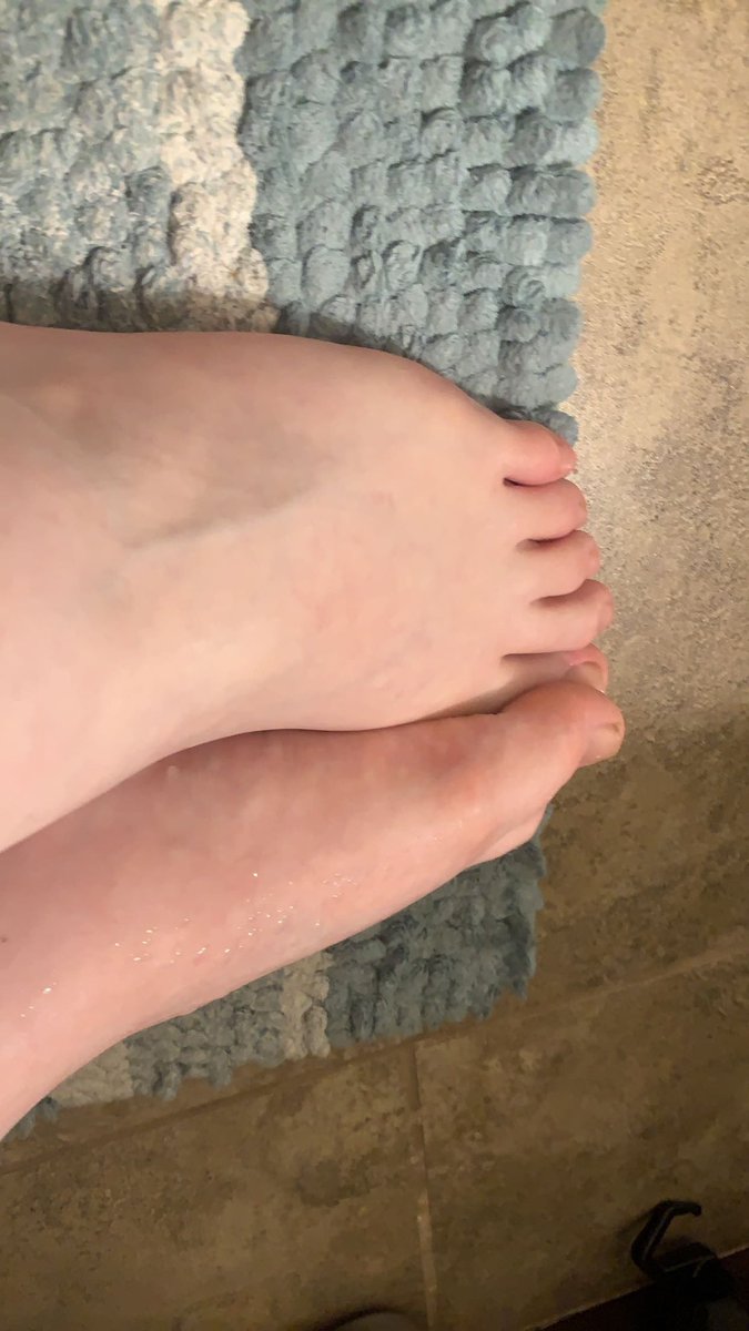 sugrvcore's tweet photo. Mmmmm #feet #feet_lover #nsfw https://t.co/SrJkfmNqDr