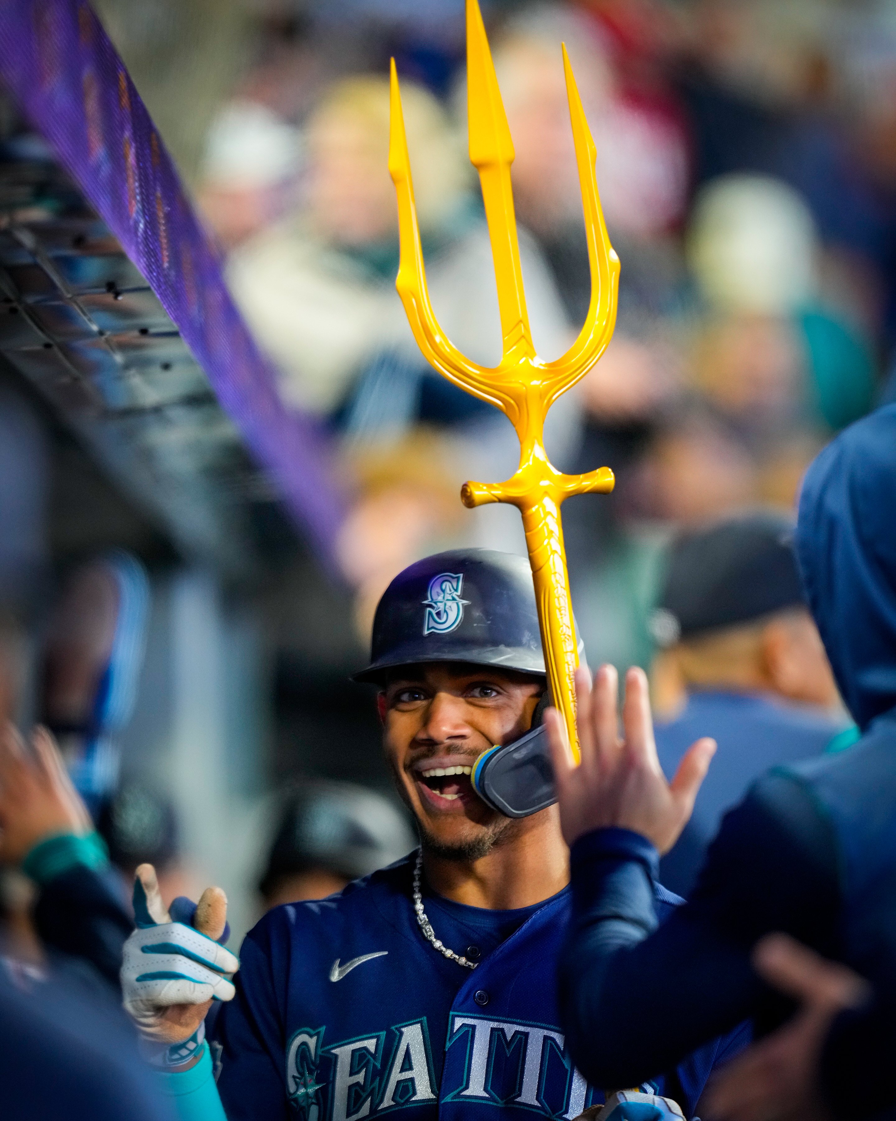 mariners home run trident