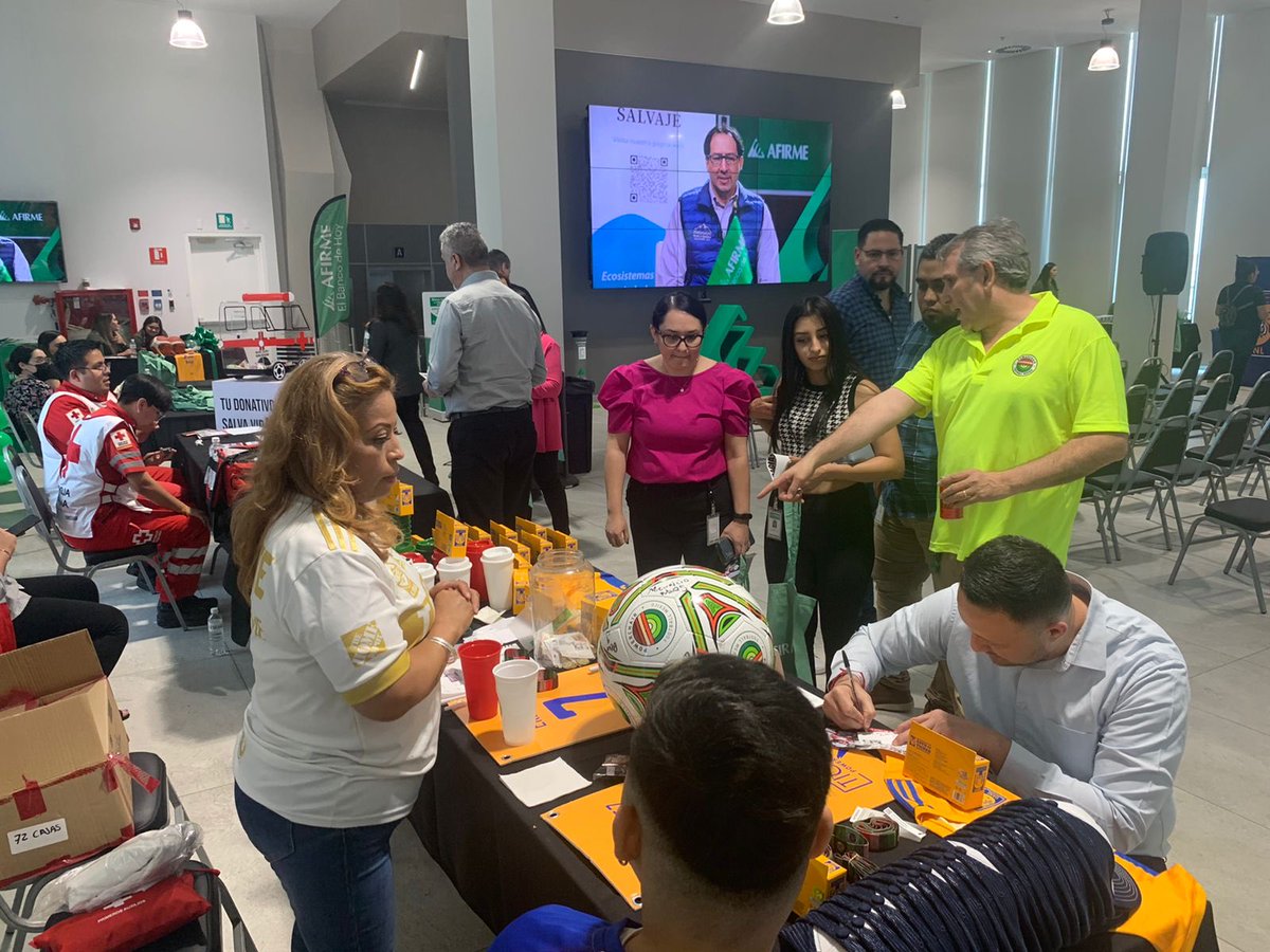 PowerchairMx's tweet photo. Powerchair Football presente en la Feria de Responsabilidad Social de ⁦⁦@BancoAfirme⁩. #Inclusión #Discapacidad #FootballForAll ♿️⚽️🐯 https://t.co/Zd4IeSACiE