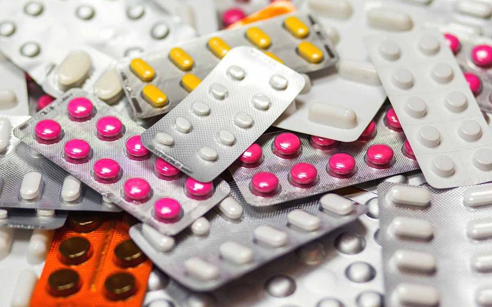 GerardoPoncede4's tweet photo. 💊 ¿Sabes qué está pasando con los medicamentos psiquiátricos en México?

Aquí les va una historia donde todos se echan la culpa y nadie acepta responsabilidad.

Los tres protagonistas serán Psicofarma, Secretaría de Salud, y la COFEPRIS.

Invitados especiales, AMLO Y Gatell.

🧵 https://t.co/j6AbV3p984