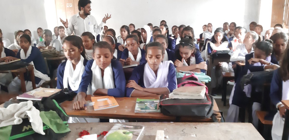 Abhinavrajysf's tweet image. "बिहार शिक्षा यात्रा" समस्तीपुर, सुभ विचार:🌹🌹🌹 
जो बेटियां अपनी शक्ति को पहचान लेती हैं, सफलता उनके कदम चूमती है। 
एक बच्चा, एक शिक्षक, एक कलम, और एक किताब दुनिया बदल सकती है।
#OmShantiOm🙏🌹
#radheradhe 🙏🌹
#GoodMorningGod🙏🌹
#GoodMorningPramatma🙏🌹
#GoodMorningIndia🙏🌹