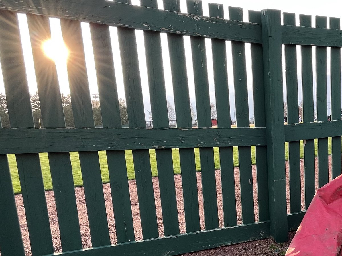 ScottBeaton's tweet image. The spot vs the shot (pt. 3)

Contrary to popular belief, I did not play left field with my camera 🫡