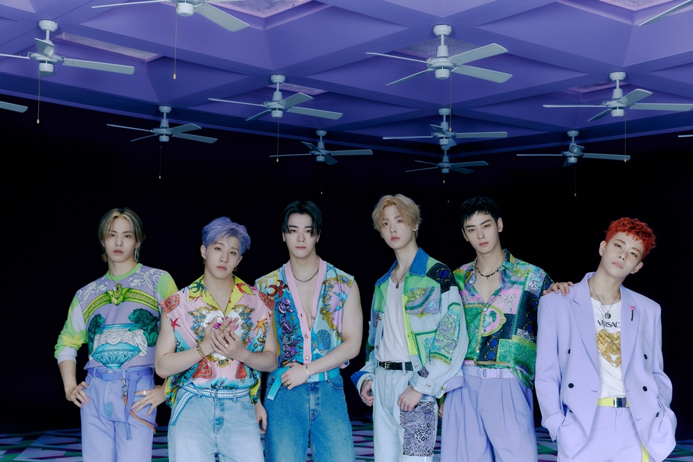 .<a href="/offclASTRO/">ASTRO 아스트로</a> members are arriving at Moonbin's funeral alter. Fantagio said JinJin and Sanha have been with the bereaved family members since morning, while MJ has just arrived, with a special leave from the military to attend the funeral. Cha Eunwoo is flying in from the US.