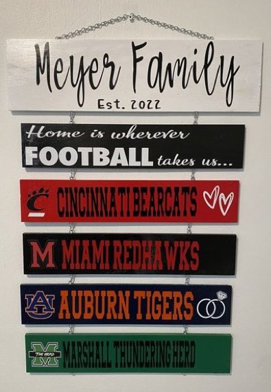 CoachTravelin's tweet photo. One of the new signs I made last week! I forgot to take pictures before I wrapped them for shipping..🤷🏼‍♀️ 

I made 3 new signs and several additions boards to existing customers! https://t.co/2yN3DqZHoW