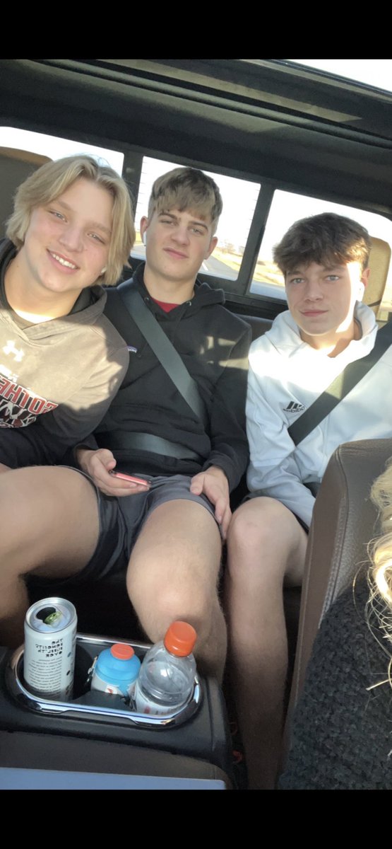 Jax’s sweet friend, Boone, is in the fight of his life. Please keep Boone and the Tederman/Stevens family in your prayers. ❤️