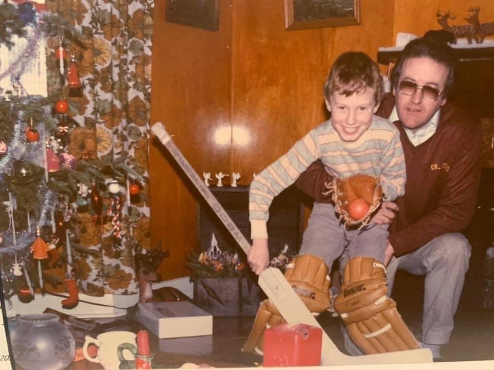 burnsieoriginal's tweet photo. When Christmas mornings were awesome. https://t.co/yKOSZj95fk