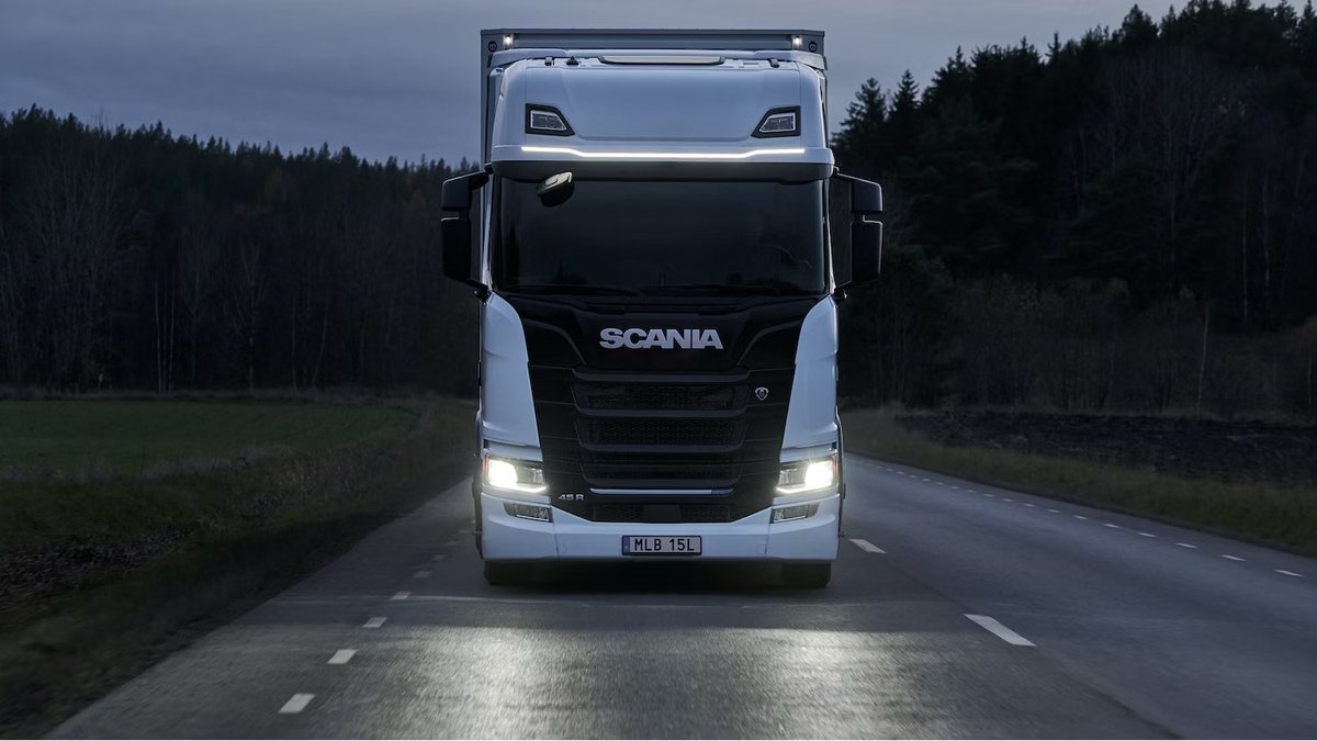 Prateek2101's tweet photo. “I’m truly looking forward to putting the final puzzle pieces together ahead of the take-off of premium electric vehicles later this year,” says Christian Levin CEO of Scania AB
#scania #newlaunch #ahead #future https://t.co/PrwL5RNlXl