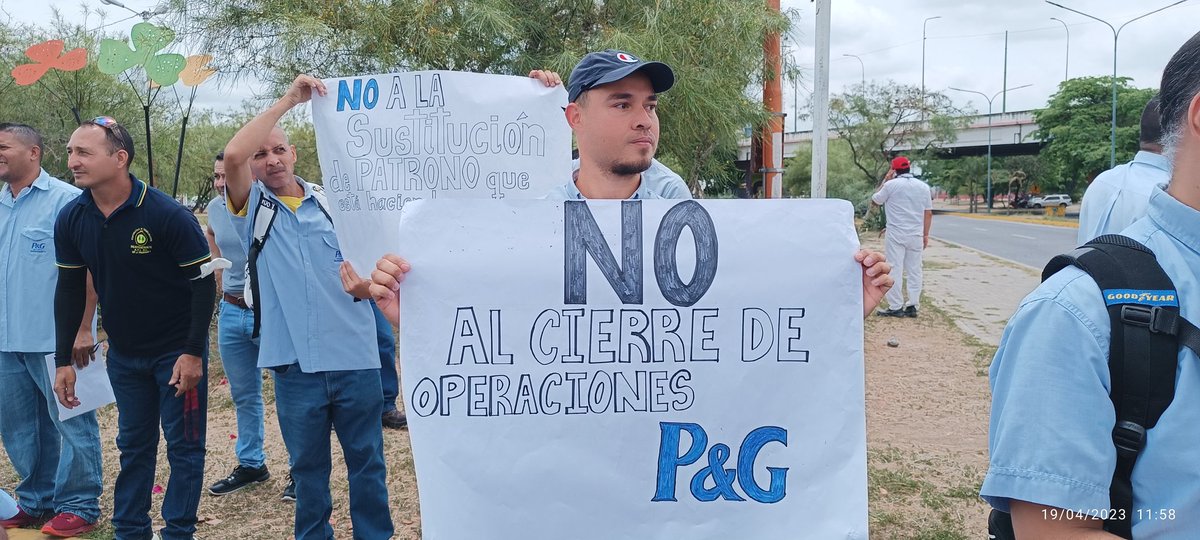 elvencedor39's tweet photo. transnacional PROCTER GAMBLE en Barquisimeto paraliza toda la producción. Y saca a la calle a 250 trabajadores. Exporta sus productos y se los entrega a la empresa polar para que los distribuya en #Venezuela @dcabellor @nicmaduroguerra @NicolasMaduro @FNLCT https://t.co/BjnpNkzL9C