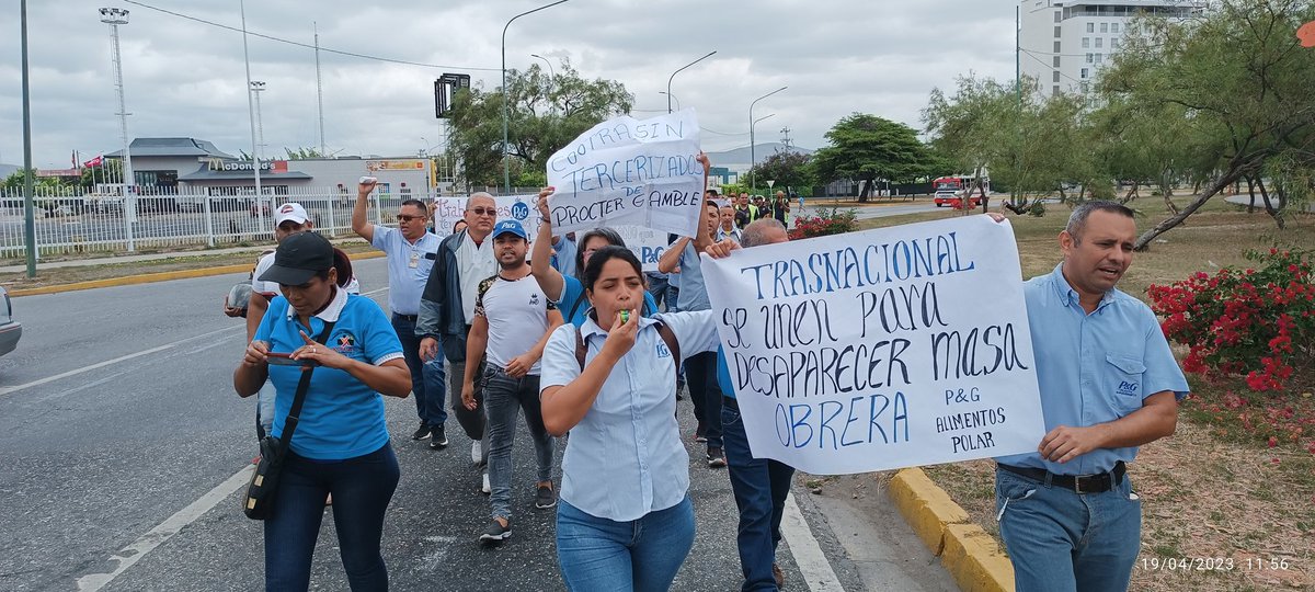 elvencedor39's tweet photo. transnacional PROCTER GAMBLE en Barquisimeto paraliza toda la producción. Y saca a la calle a 250 trabajadores. Exporta sus productos y se los entrega a la empresa polar para que los distribuya en #Venezuela @dcabellor @nicmaduroguerra @NicolasMaduro @FNLCT https://t.co/BjnpNkzL9C