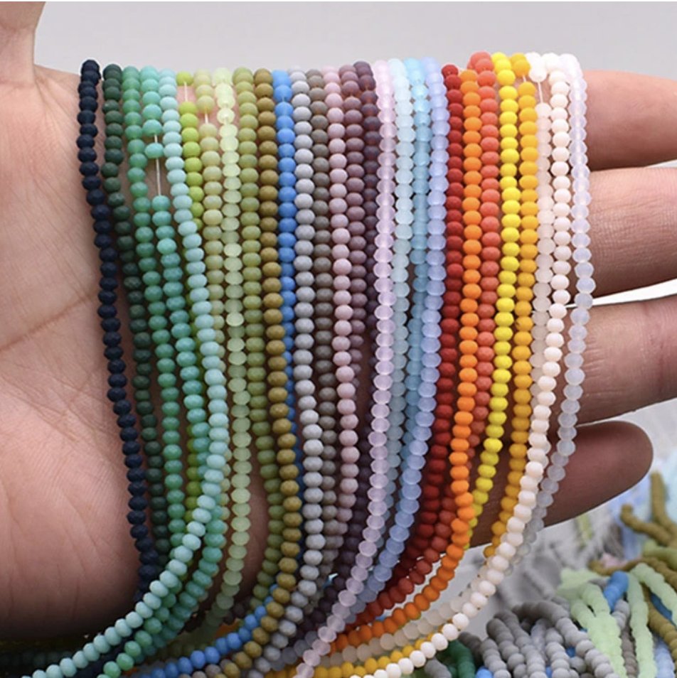 OMG look at that, 😍 2*3mm MATTE Rondelle Beads (~175 pcs) in various colours are now available at Sundaylace Creations! Which is your favourite colour?? Comment below ⬇️
 #rondellebeads #mattebeads #beadstore #beadingsupplies 

mtr.cool/hwfveeifww