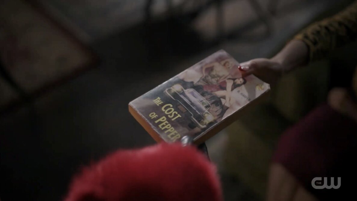 lovemesometopaz's tweet photo. okay but toni giving cheryl ‘the cost of pepper’ (a spoof of the price of salt) which cheryl was reading in real riverdale. there’s so many layers to their soulmatism😵‍💫 https://t.co/ZIXH8UvOxm