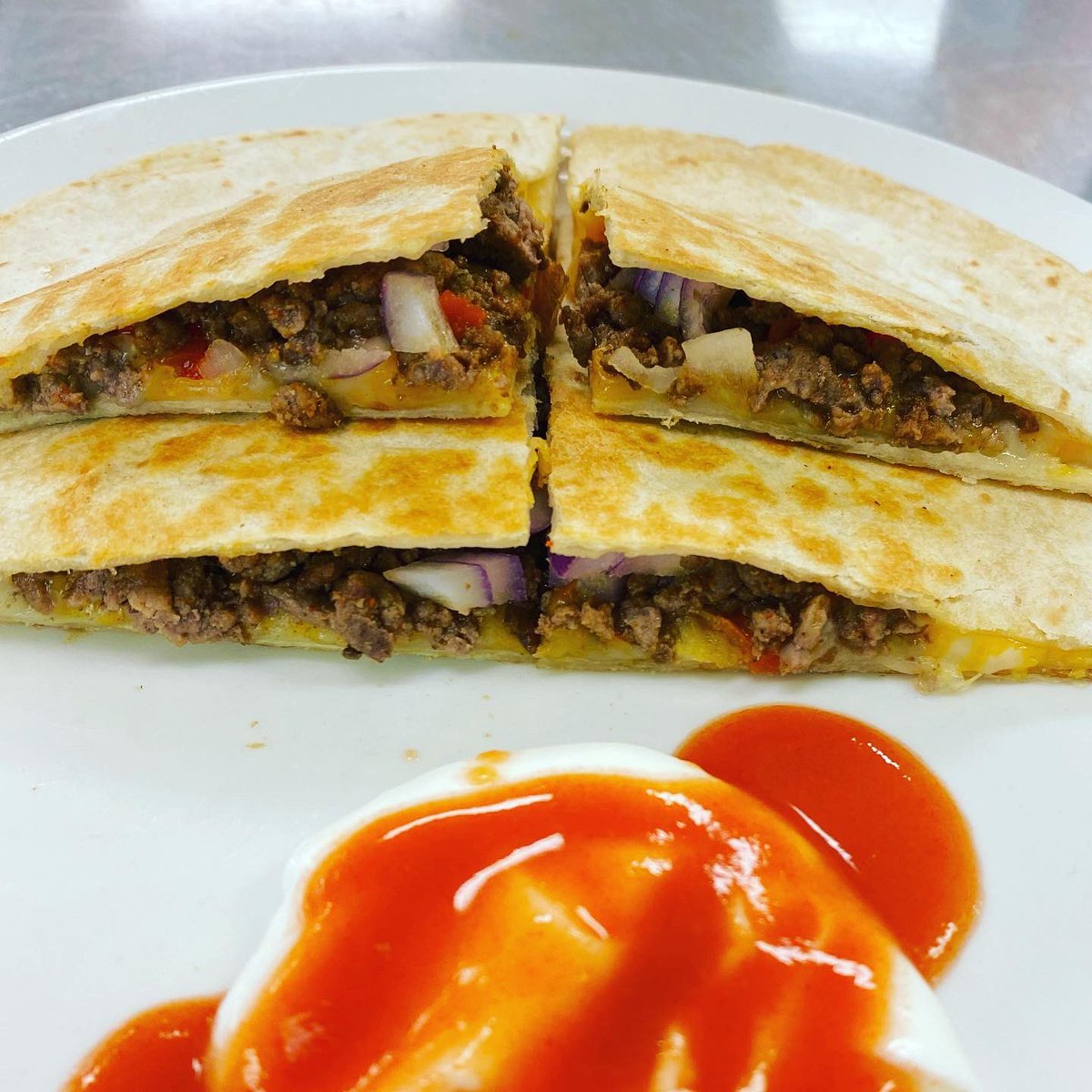 StewardsonHWDSB's tweet photo. Ground beef quesadillas in #PersonalLifeManagement #HIP4O today! Delicious! @SaltfleetHWDSB https://t.co/QD7lIOVGq8