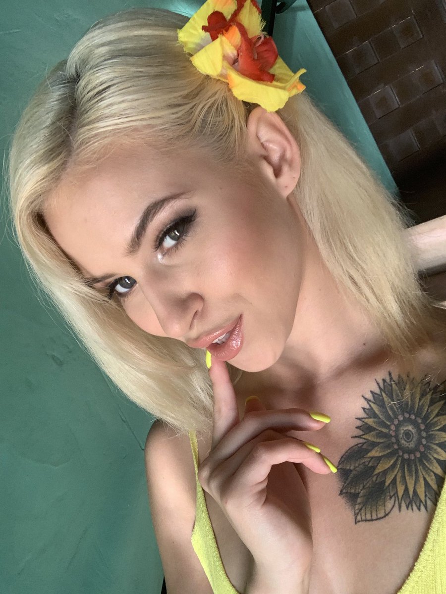 PixelAviator On Twitter Happy Birthday To The Lovely misskiaracole pixelaviator-on-twitter-happy-birthday-to-the-lovely-misskiaracole