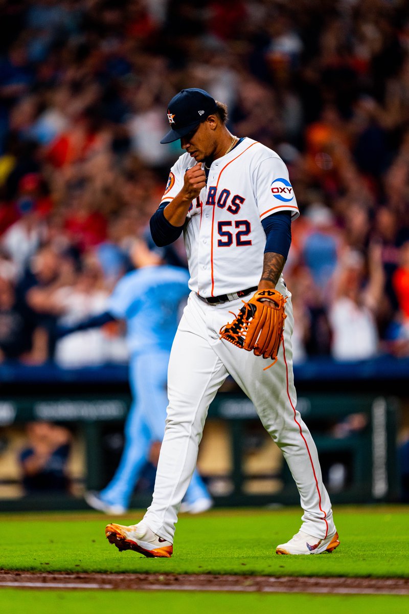 astros's tweet photo. Left 'em stranded. https://t.co/dXIuUpK4DU