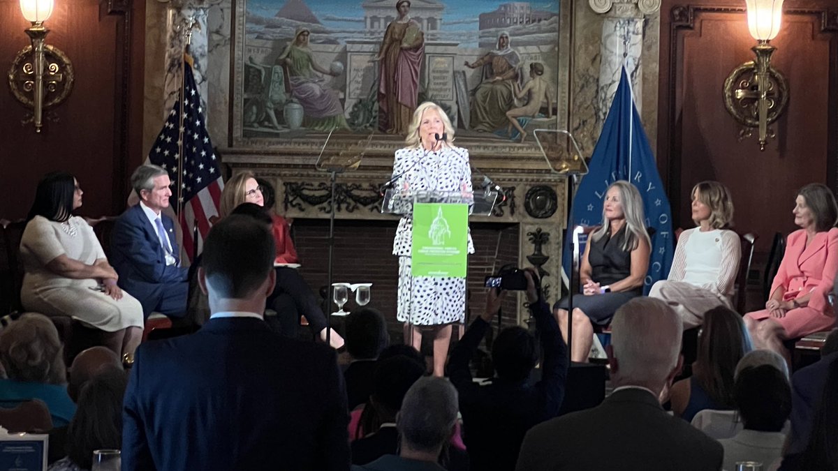 RepMcGovern's tweet photo. So proud of Lisa’s tireless advocacy for cancer prevention &amp; early detection through the @preventcancer Foundation’s Congressional Families Cancer Prevention Program.

Thank you @FLOTUS Jill Biden and the cancer moonshot for making prevention &amp; early detection a top priority! https://t.co/wh3Ajkv3J1
