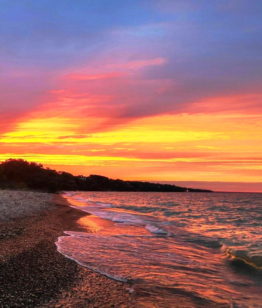 Sunset at the beach of Glencoe in Illinois, USA
