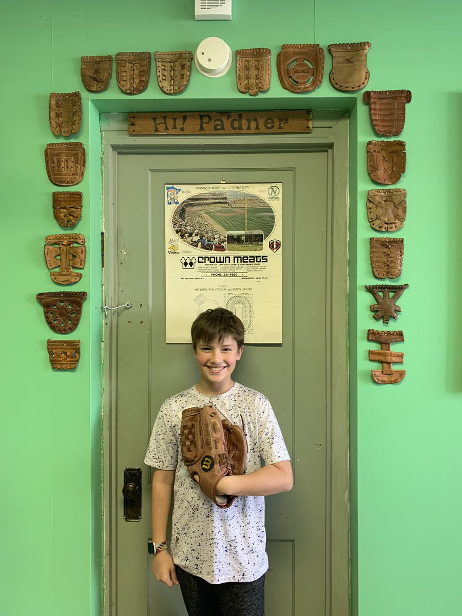 danny_w_hughes's tweet photo. The birthday boy needed a new glove so hit up @DJGloveRepair and found a sweet Wilson Dave Reghetti! https://t.co/tMew4x8hmz