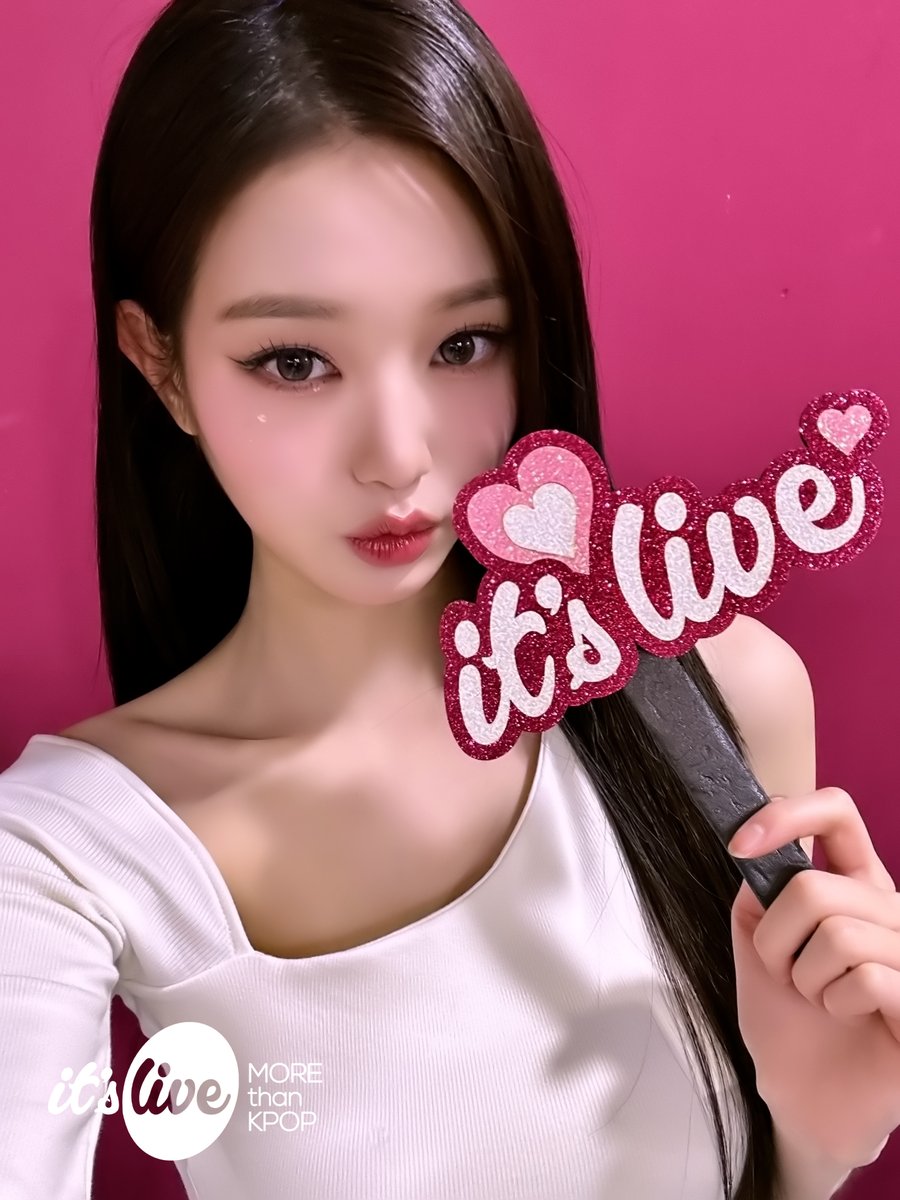 itsLIVEofficial's tweet photo. #아이브 의 #잇츠라이브 가 잠시 후 5시에 시작됩니다!📸
유튜브 it's Live 채널에서 최초공개로 만나보세요!
‘#IAM’ 밴드 라이브 보면서 실시간 채팅 같이 달려요💗

#IVE - I AM (Band Ver.)
Premieres on Youtube 'it's Live' Channel at 5PM KST TODAY! https://t.co/JFeQcN7oK8