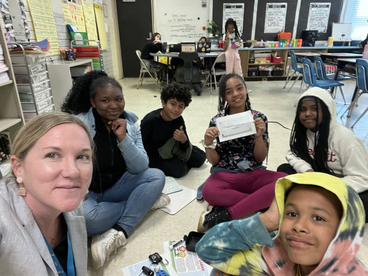 kellyaoconnell's tweet photo. Thankful for teachers who allow me to spend time supporting students in small group.
I loved being with @MissKazin & @nneedlenthread and their students during math today. My team did so well.Iβm proud of their efforts to solve problems to break out! @breakoutEDU #WeBrokeOut https://t.co/sfnhV3Kmig