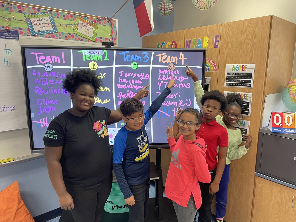 RangeElementary's tweet image. 4th graders caught being awesome!🤩

“THESE KIDS WERE SO AMAZING REVIEWING FOR STAAR TODAY! Everyone was engaged, discussing, and most importantly, helping each other get better!! 🧡🙌🏻💪🏻”- Mrs. Fletcher @mesquiteisdtx #neverlessthanyourverybest
